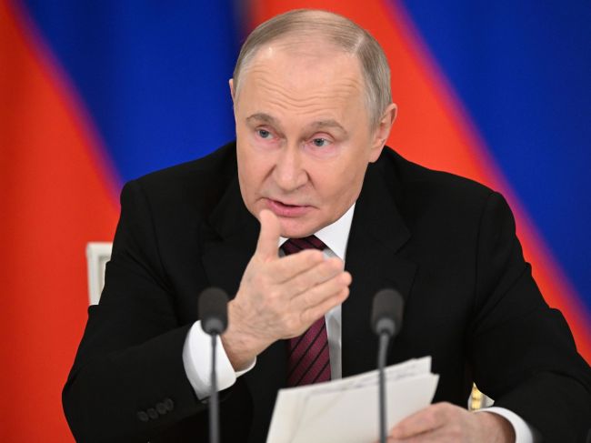 Putin navrhol priame rokovania s Ukrajinou bez akýchkoľvek podmienok 15. mája