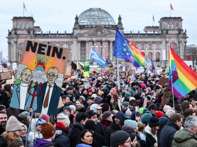 V nemeckých mestách sa demonštrovalo za zákaz AfD