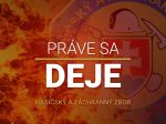 Hasiči zasahujú pri požiari domov