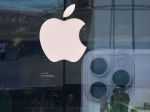 Apple zvažuje zvýšiť ceny iPhonov