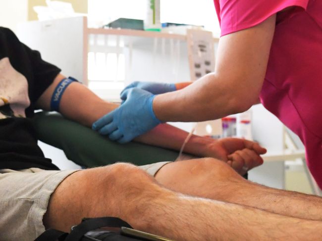 NTS: Zásoby krvných skupín 0 a B s negatívnym Rh faktorom sú hraničné