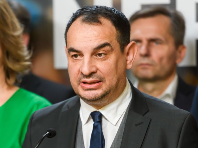 Hnutie Slovensko kritizuje čerpanie eurofondov určených na rómske komunity