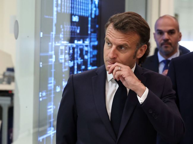 Macron: Nové sankcie proti Rusku by mohli cieliť na finančné služby, ropu a plyn