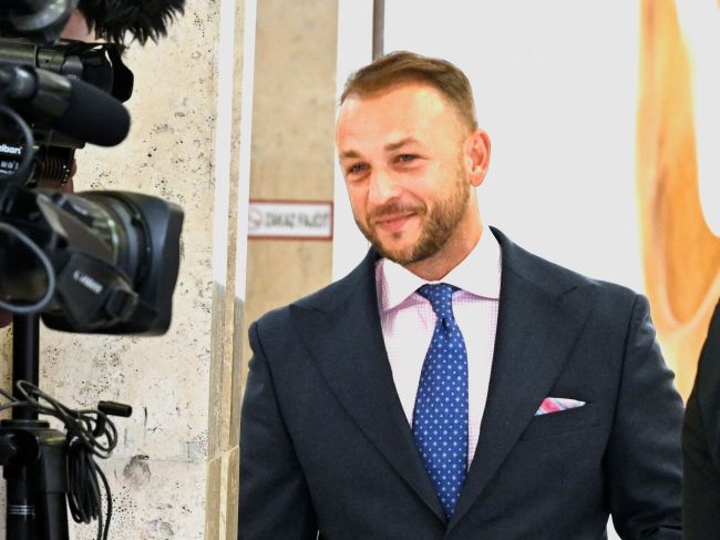Šutaj Eštok rokoval so šejkom v Abú Zabí