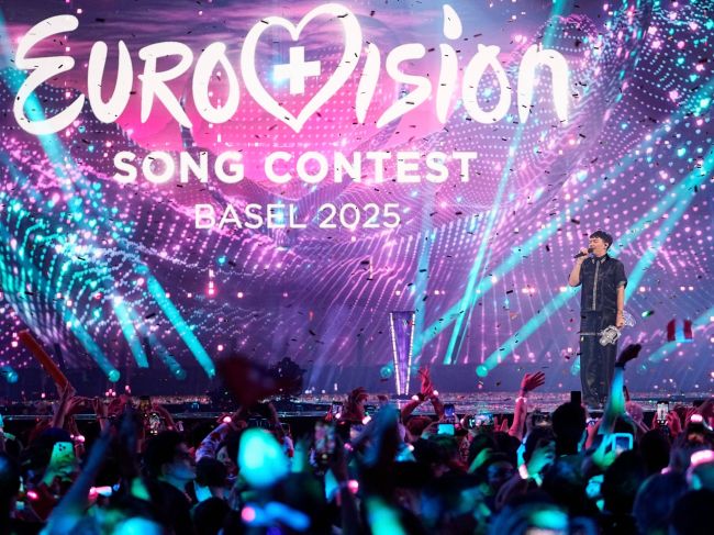 Víťazom piesňovej súťaže Eurovízia sa stal rakúsky spevák JJ