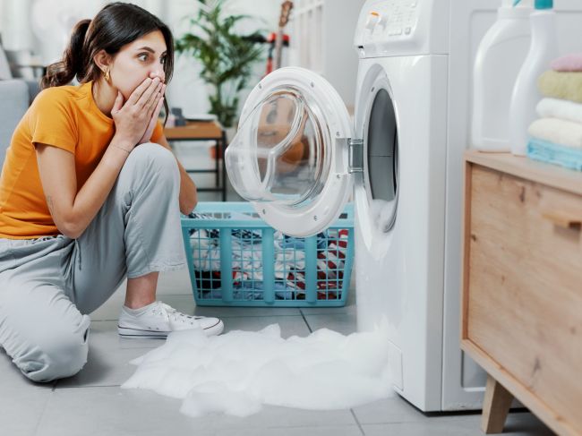 Týchto 5 vecí nikdy neukladajte na práčku či sušičku