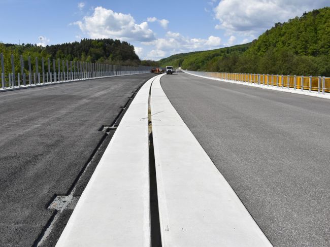NDS musí znovu vyhodnotiť tender na prvý z troch chýbajúcich úsekov D3