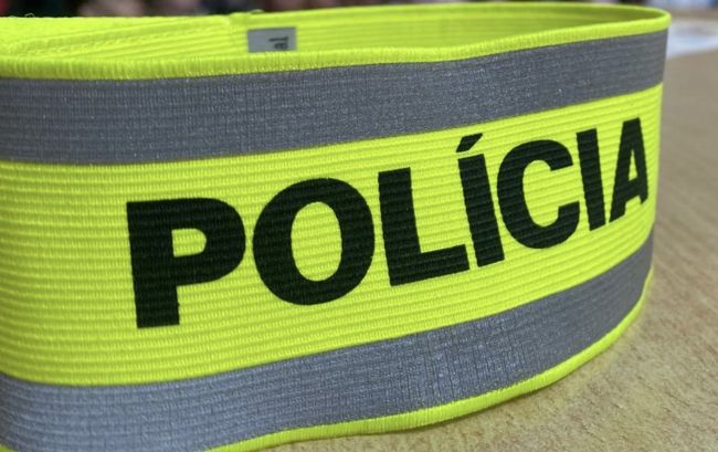 Policajt sa vyhrážal svojej partnerke násilím
