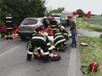 Čelná zrážka dvoch áut: Na mieste zasahujú všetky záchranné zložky