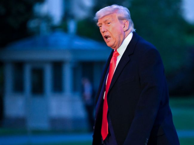 Trump odporúča zaviesť od 1. júna clo pre EÚ vo výške 50 %