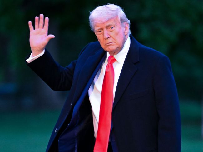 Európske akcie po návrhu Trumpa uvaliť na EÚ clo vo výške 50 % prudko klesli