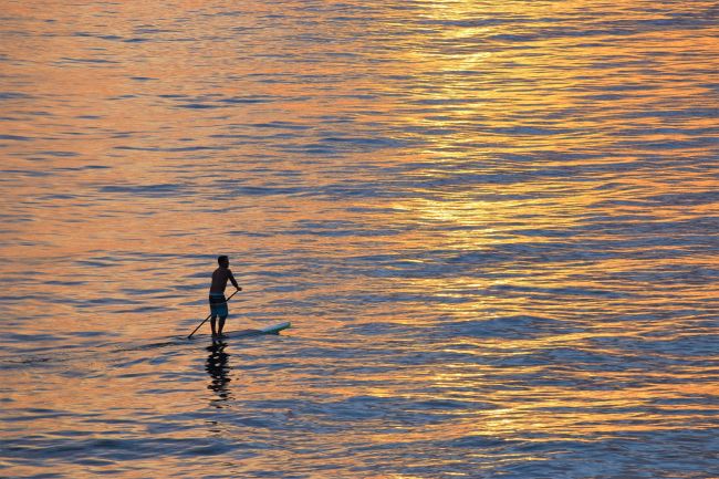Ruská FSB zatkla Francúza, ktorý do krajiny pripádloval na paddleboarde