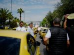 V Aténach štrajkujú taxikári proti novým nariadeniam letiska a vlády