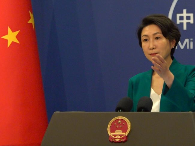 Peking označil rozhodnutie USA odobrať víza čínskym študentom za bezdôvodné