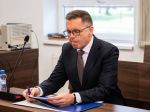 Guvernér NBS by mal podľa opozície odísť z funkcie, v Hlase má však podporu