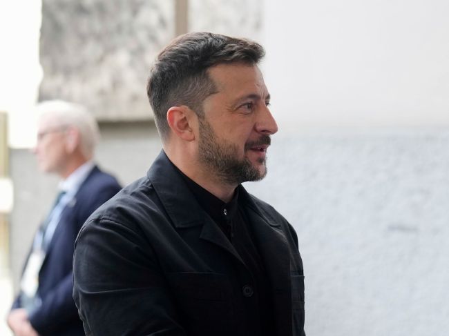 Zelenskyj sa stretol s americkými senátormi, ktorí chcú zvýšiť tlak na Rusko