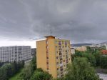 Pred búrkami platí vyšší stupeň výstrah
