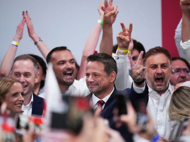 Kaczyňski v reakcii na voľby navrhol vytvorenie úradníckej vlády