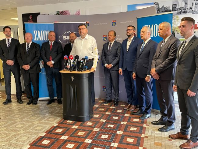 Božik: Samospr&aacute;vy bud&uacute;ci rok prich&aacute;dzaj&uacute; o 591 mil. eur